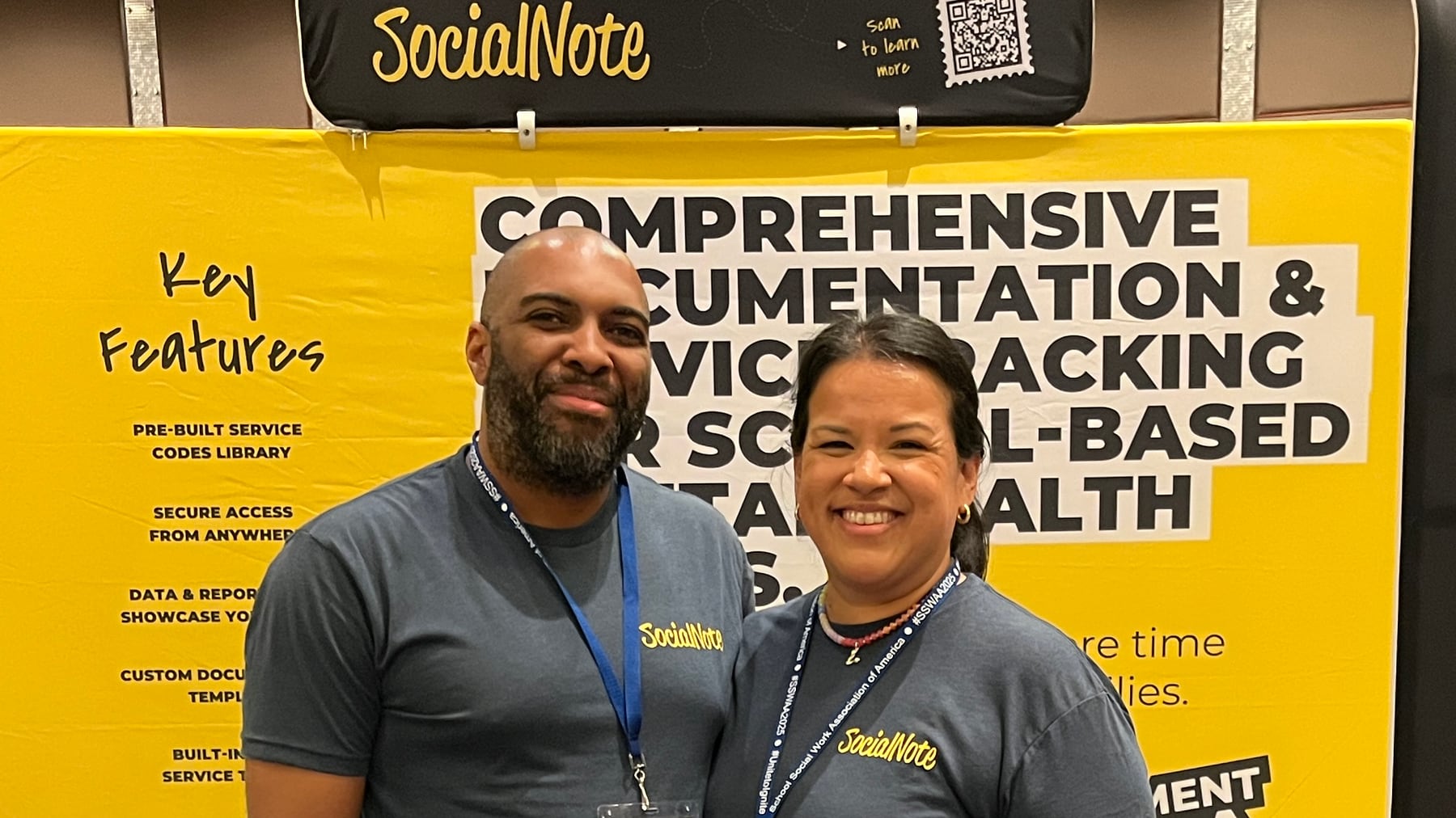 Bryan and Vanessa Newton at the SocialNote conference booth
